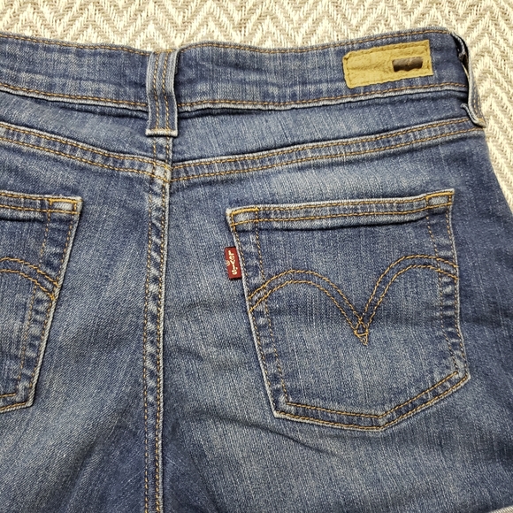 Levi's  denim shorts - Picture 7 of 7